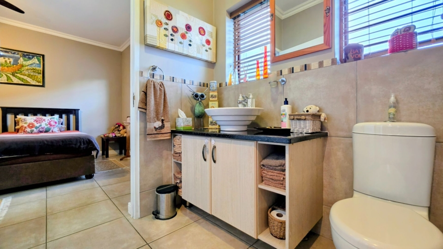 3 Bedroom Property for Sale in Brenton On Lake Western Cape